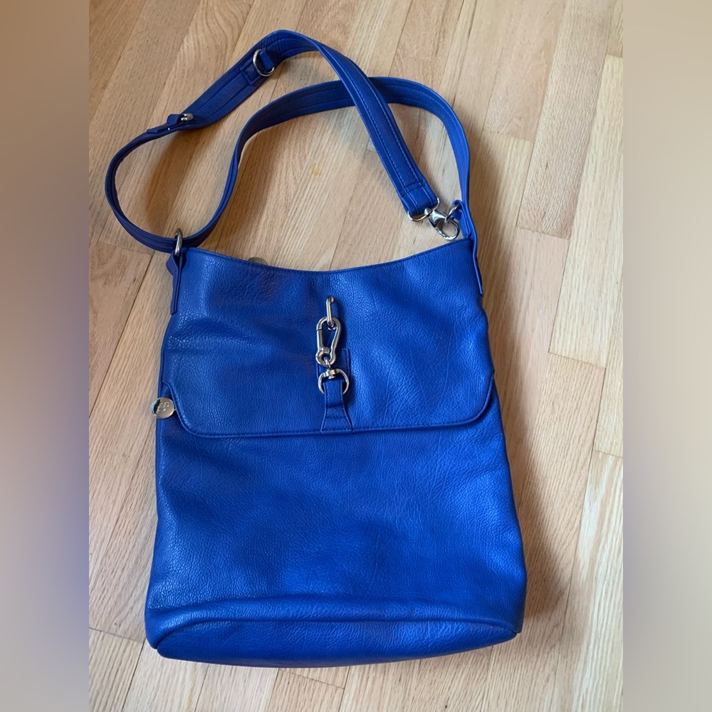 S-Q vegan leather blue adjustable handbag LIKE NEW condition designed in Canada